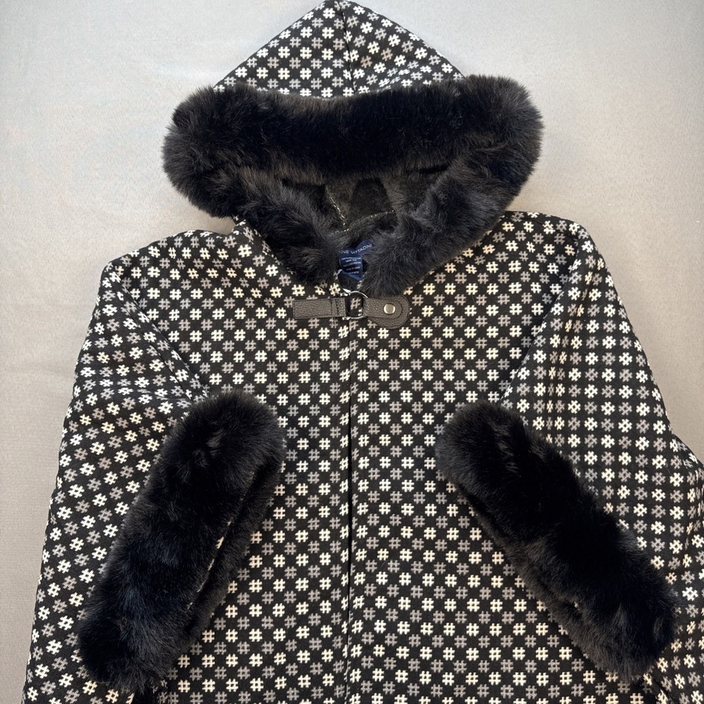 NWT Adrienne Vittadini Black White Faux Fur Trim Kimono Poncho One‎ Size ($112)